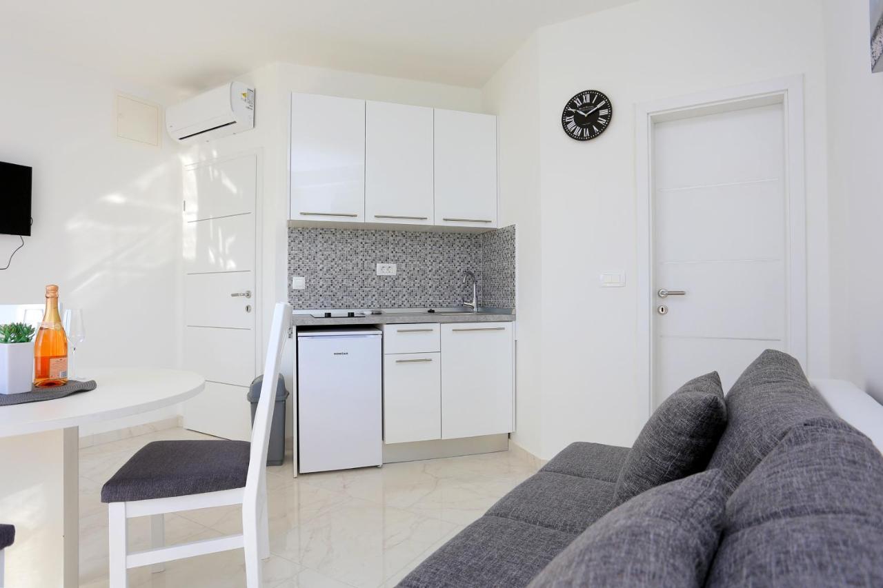 Family Friendly Apartments With A Swimming Pool Zivogosce - Porat, Makarska - 18150 Buitenkant foto