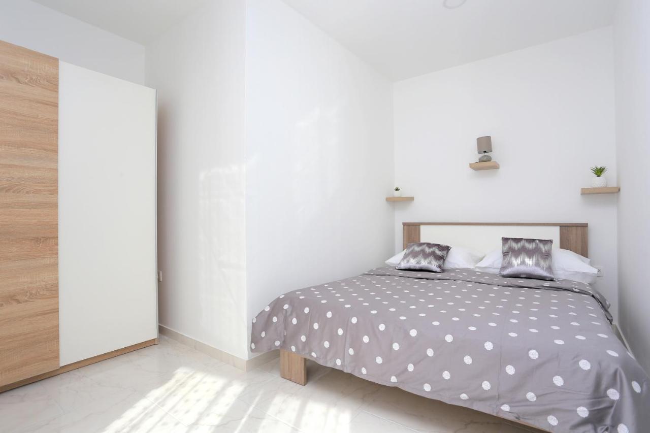 Family Friendly Apartments With A Swimming Pool Zivogosce - Porat, Makarska - 18150 Buitenkant foto