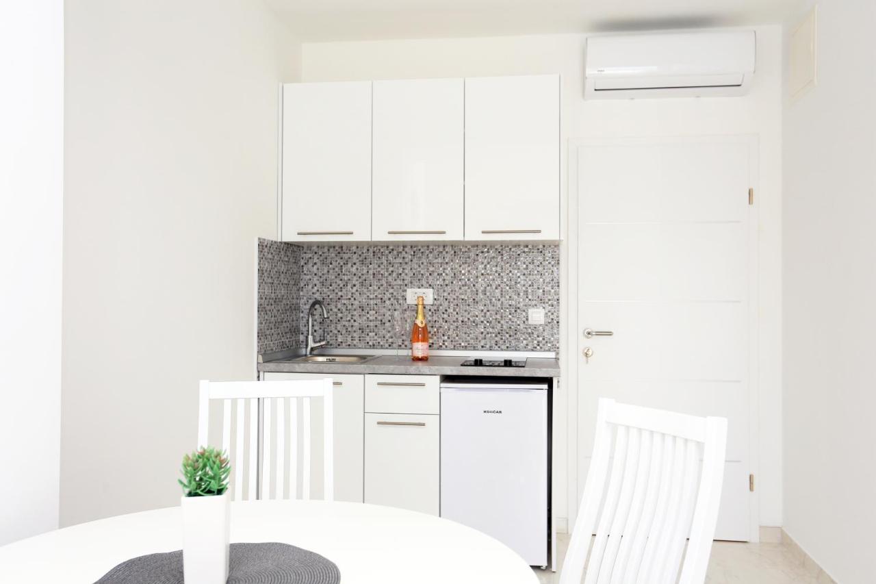 Family Friendly Apartments With A Swimming Pool Zivogosce - Porat, Makarska - 18150 Buitenkant foto